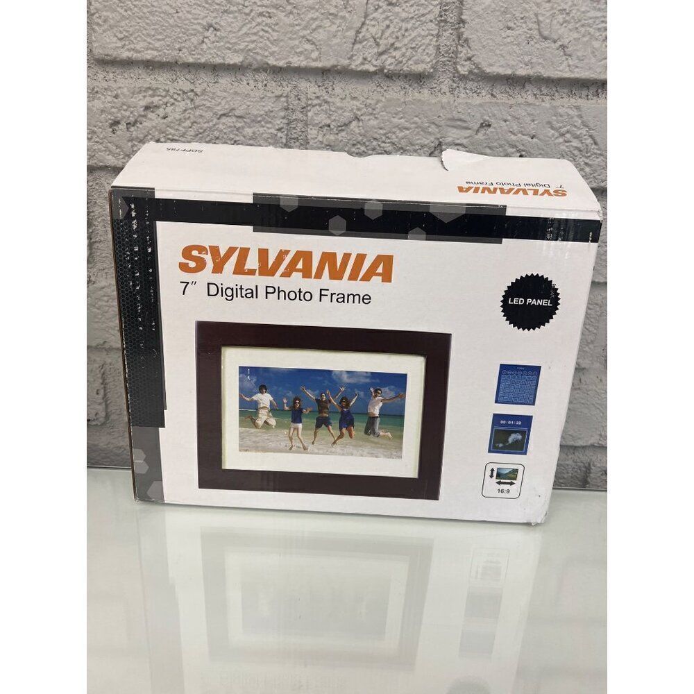 Sylvania 7” Digital Photo Slide Frame LED Panel